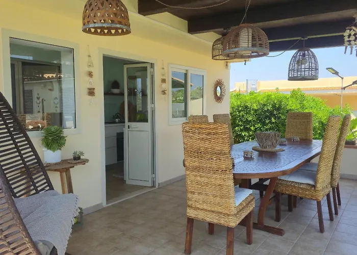 Agave Villa's Fronte Mare إيسبيكا